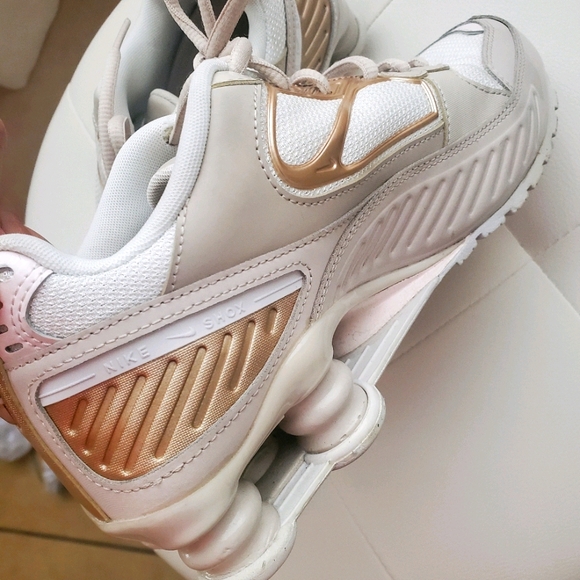 Sneakers - Picture 3 of 6